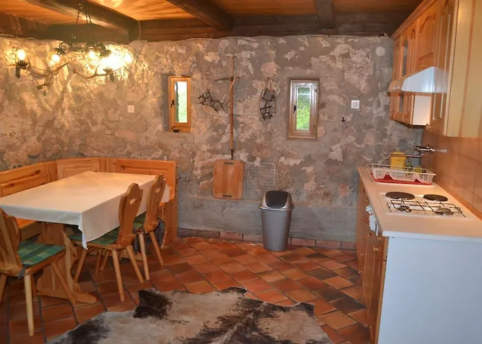 Vikendica House Pod Lipo *